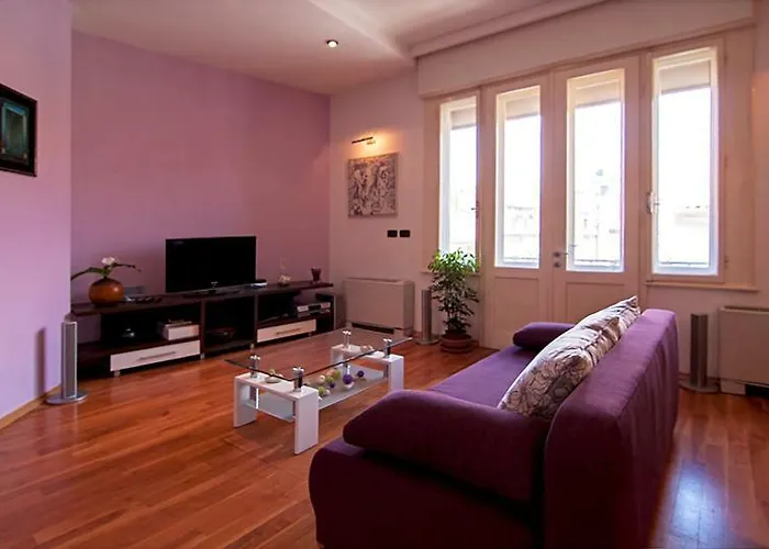 Citybreak * פולה